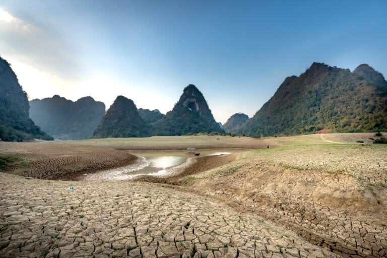Va-t-on manquer d&rsquo;eau potable en septembre ? 40 000 personnes déjà coupées, 63 % des nappes sous les normales
