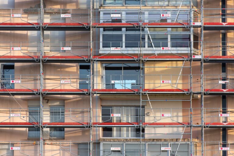 Maison isolation extérieure : prix, aides 2026 et démarches